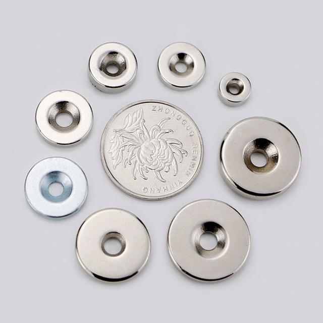 Circular countersunk magnet
