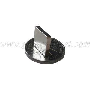 Imant de bloc de neodimi N50 10x10x3 mm